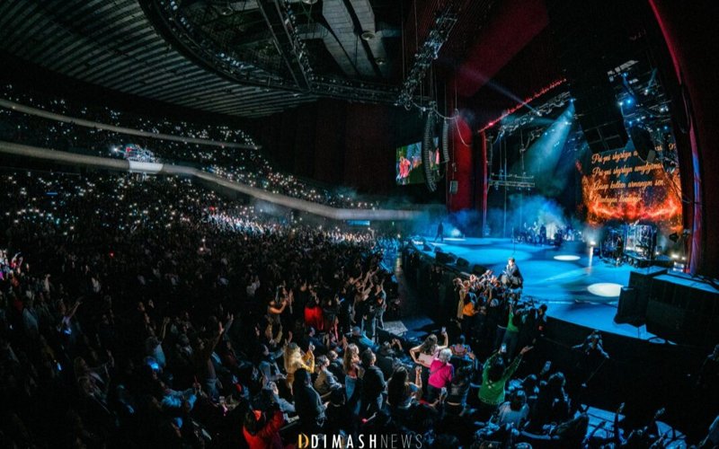 “Besame Mucho” by Dimash Qudaibergen – The Kazakh Artist’s First-Ever Concert in Mexico “Besame Mucho” by Dimash Qudaibergen – The Kazakh Artist’s First-Ever Concert in Mexico