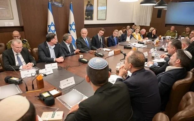 Hamas gets guarantees of end to Gaza war, Israel approves ceasefire