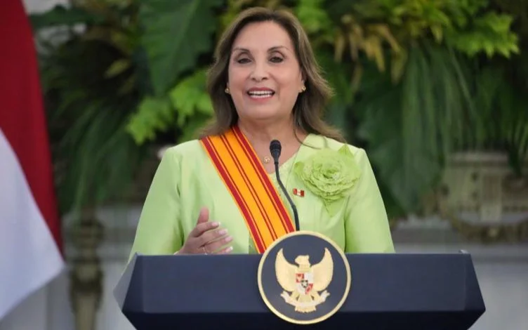 Парламент Перу объявил импичмент президенту