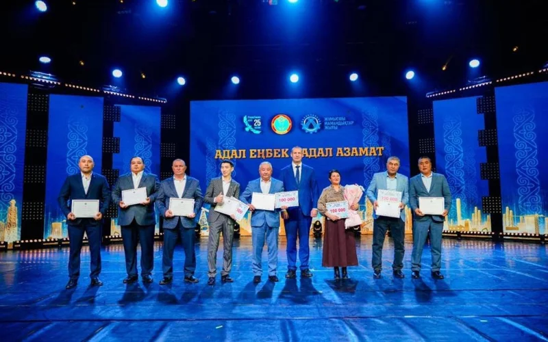 Jumysshy mamandyqtar jyly: Astanada úzdik eńbek maıtalmandaryna qurmet kórsetildi