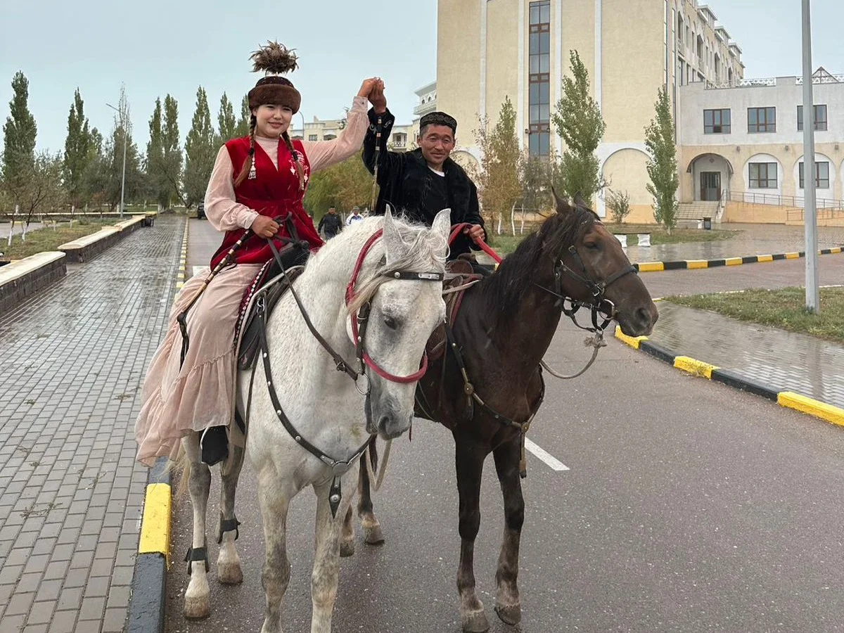 Жыныстық онлайн чат виртуалды Жалаңаш кеуделердің үйдегі фотосуреттері