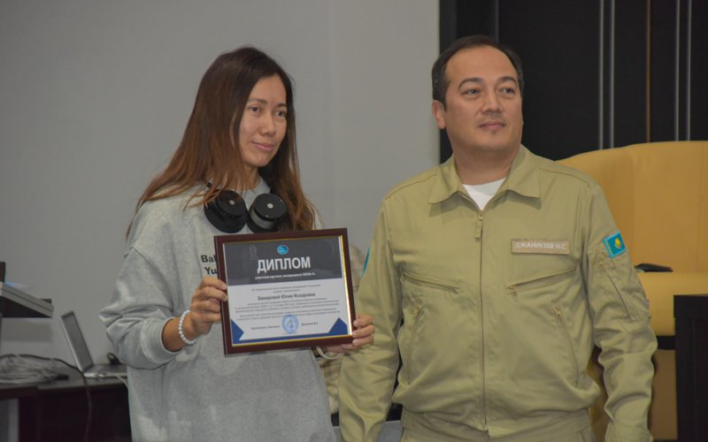 Женский экипаж космического проекта «SANA-1» встретили после изоляции в Астане Женский экипаж космического проекта «SANA-1» встретили после изоляции в Астане