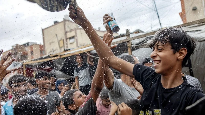 Atysty toqtatý kelisimi: Gaza qalasyna shamamen 250 myń adam oraldy