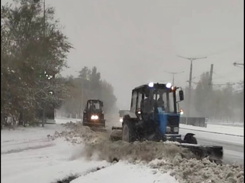 Первый снег вызвал транспортный коллапс в Павлодарской области Первый снег вызвал транспортный коллапс в Павлодарской области
