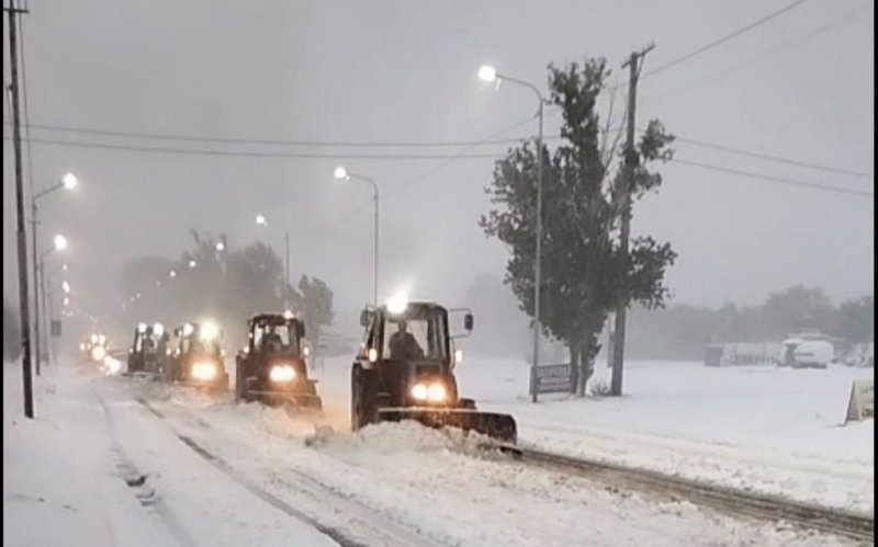 Первый снег вызвал транспортный коллапс в Павлодарской области Первый снег вызвал транспортный коллапс в Павлодарской области