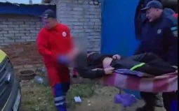 Qostanaıda TJM qutqarýshylary gazdan ýlanǵan 2 adamdy jertóleden alyp shyqty