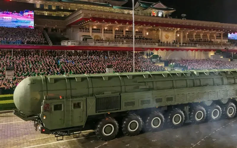 КНДР впервые показала новую межконтинентальную ракету