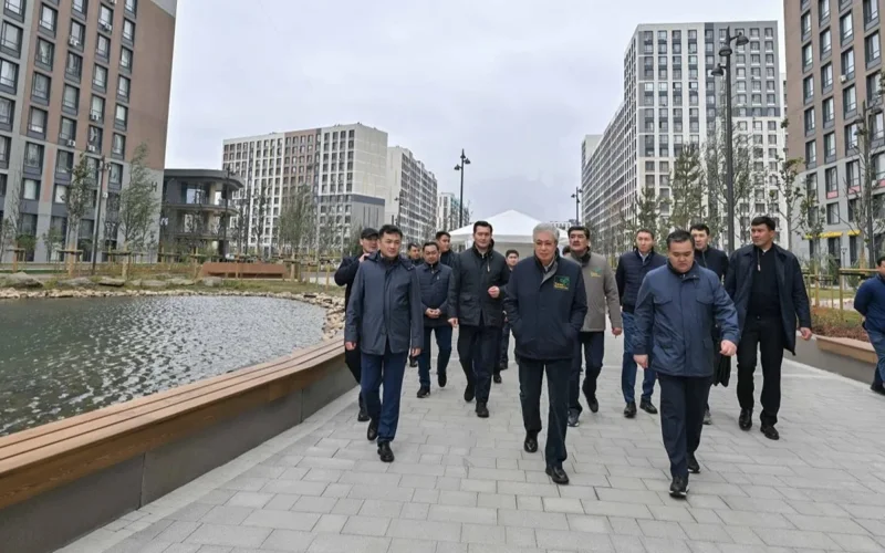 President surveys Greenline boulevard in Astana’s Nura district