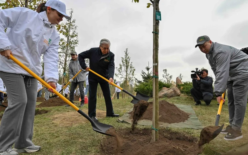 Глава государства принял участие в экологической акции «Таза Қазақстан»