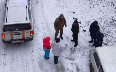 Qarqaraly taýlarynda adasyp ketken týrıster qutqaryldy 