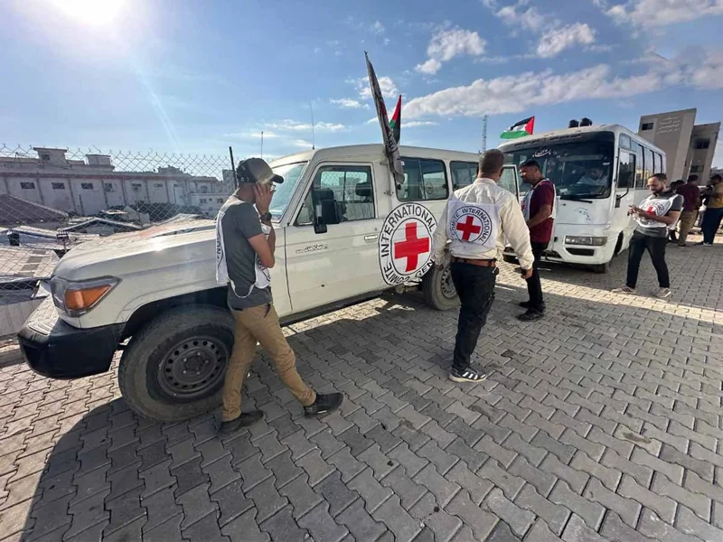 ICRC receives second group of released Israeli captives in Gaza