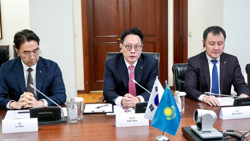 Роман Скляр встретился с президентом корпорации KT&G Банг Кёнг Маном