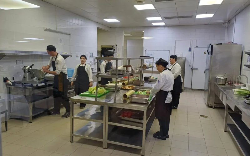 «Реал Мадрид» отказался от кумыса и шубата: чем питались звезды футбола в Алматы