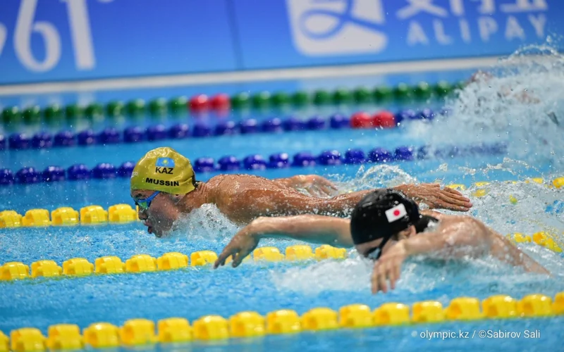 Казахстан стал вторым в медальном зачете на ЧА по водным видам спорта