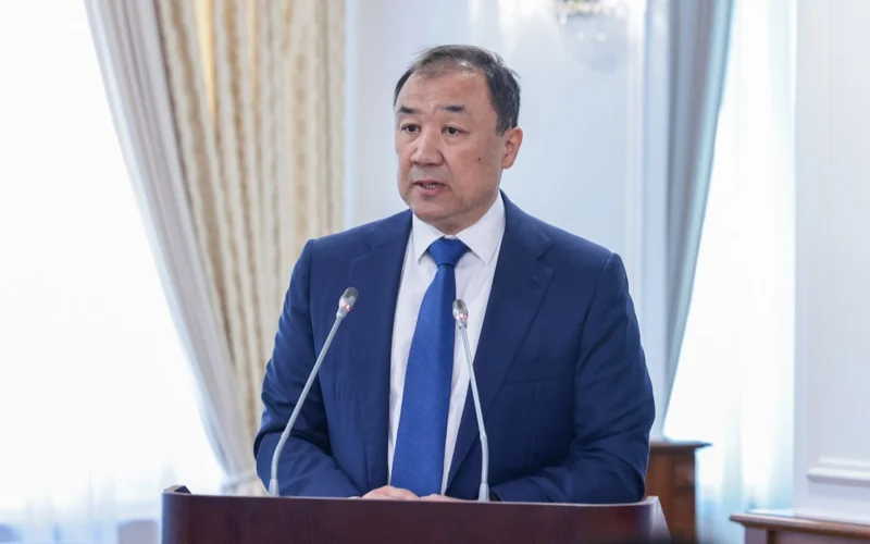 Kazakhstan keen to ink long-term deals with Azerbaijan for supply of oil products - minister
