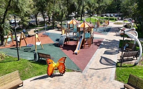 В Алмалинском районе Алматы обновляют еще одну зеленую зону отдыха