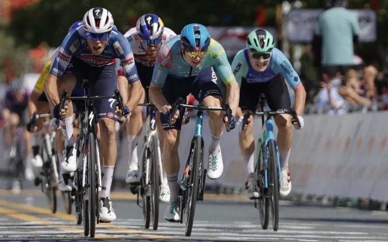 Гонщик «Астаны» стал вторым на старте многодневки в Китае