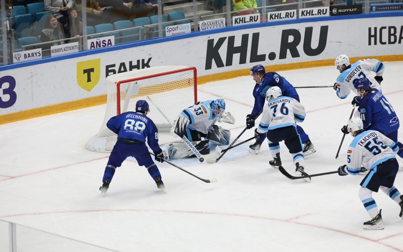 «Барыс» проиграл «Сибири» в овертайме на своем льду «Барыс» проиграл «Сибири» в овертайме на своем льду