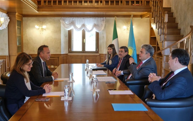 Kazakh FM holds talks with Italian corporate leaders