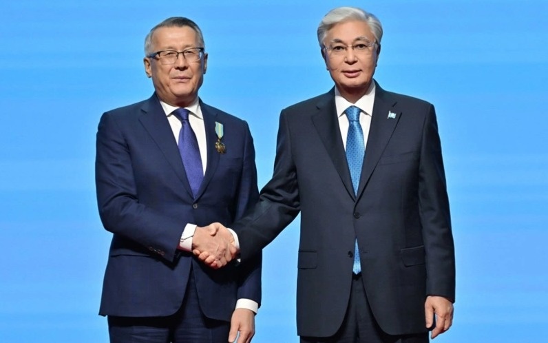 Kassym-Jomart Tokayev honors Lukoil employees with state awards Kassym-Jomart Tokayev honors Lukoil employees with state awards