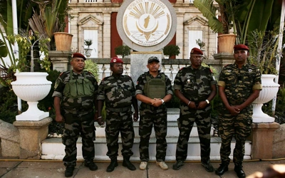 Әйелі күйеуіне сисады (онлайн порно көру)