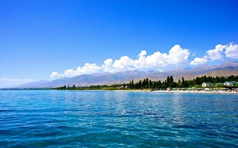 2.3 million tourists visit Issyk-Kul in summer season