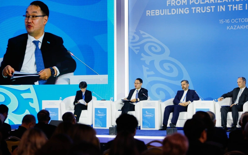 Казахстан призвал усилить международное участие в сохранении Аральского и Каспийского морей