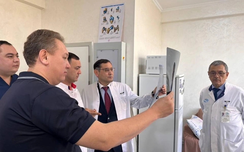 Қозоғистонлик шифокорлар Ўзбекистонда маҳорат дарслари ўтказмоқда