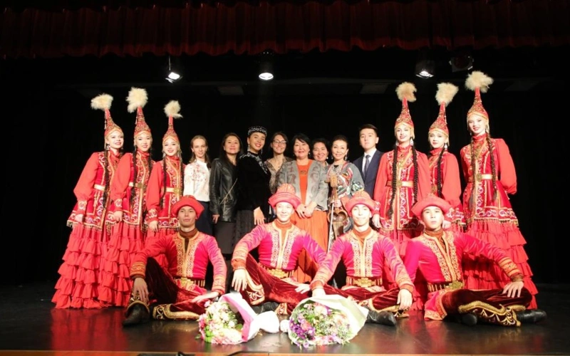 Казахстанский ансабль выступил в Париже