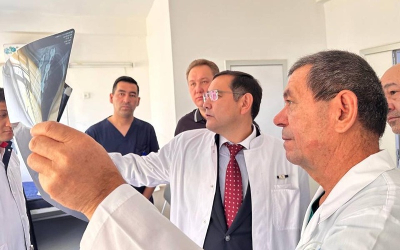 Қозоғистонлик шифокорлар Ўзбекистонда маҳорат дарслари ўтказмоқда