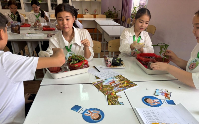 «Таза Казахстан»: жители Шымкента и молодежь приняли активное участие в масштабной экологической акции