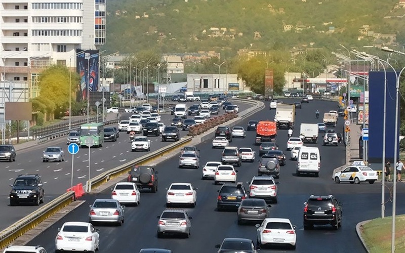 Каждый пятый автомобиль не прошел экопроверку во время рейда в Алматы Каждый пятый автомобиль не прошел экопроверку во время рейда в Алматы