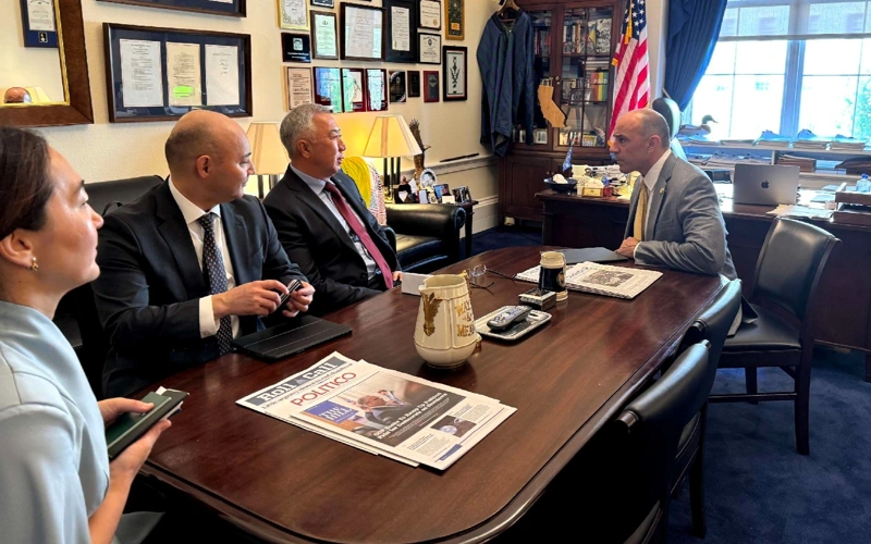 Серик Жумангарин встретился с конгрессменами США