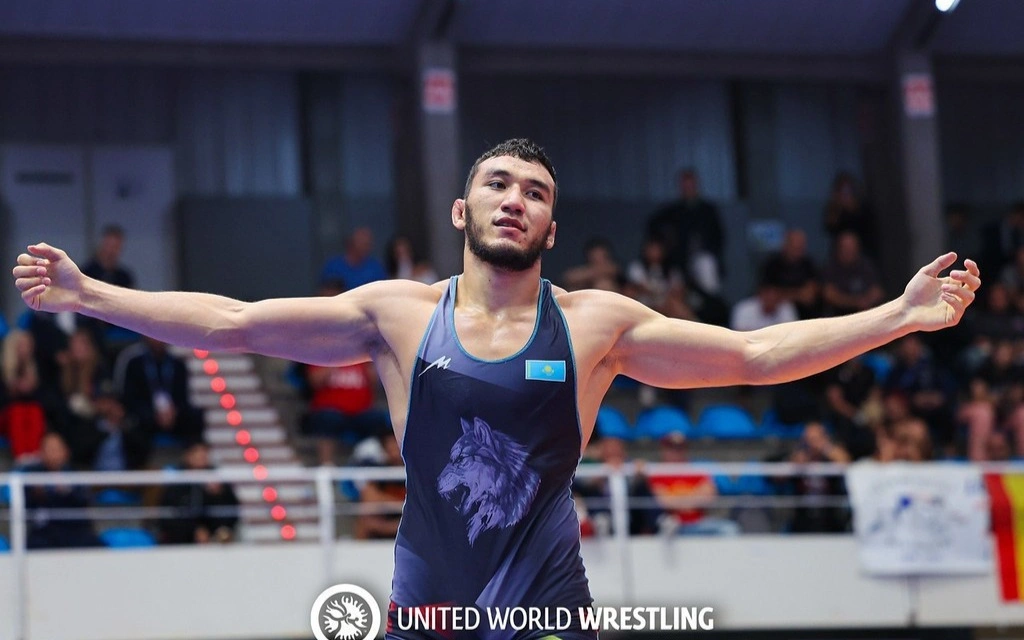 үлкен сиськи спермы порно фото