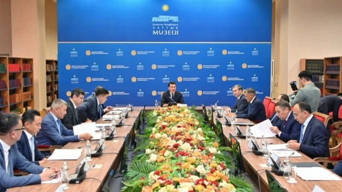 Erlan Karin chairs meeting of State Prize Commission
