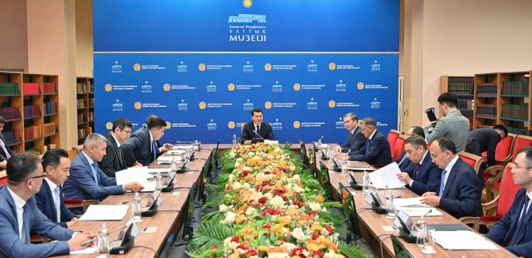 Ерлан Қарин Мемлекеттік сыйлық беру жөніндегі комиссия отырысын өткізді 