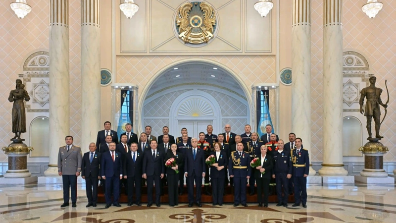 Президент наградил спасателей