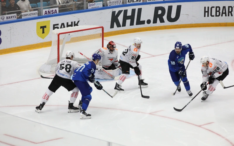 «Барыс» выиграл впервые в октябре, сотворив сенсацию