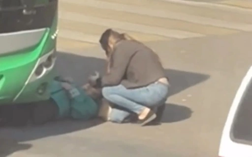 Автобус сбил пожилую женщину в Алматы