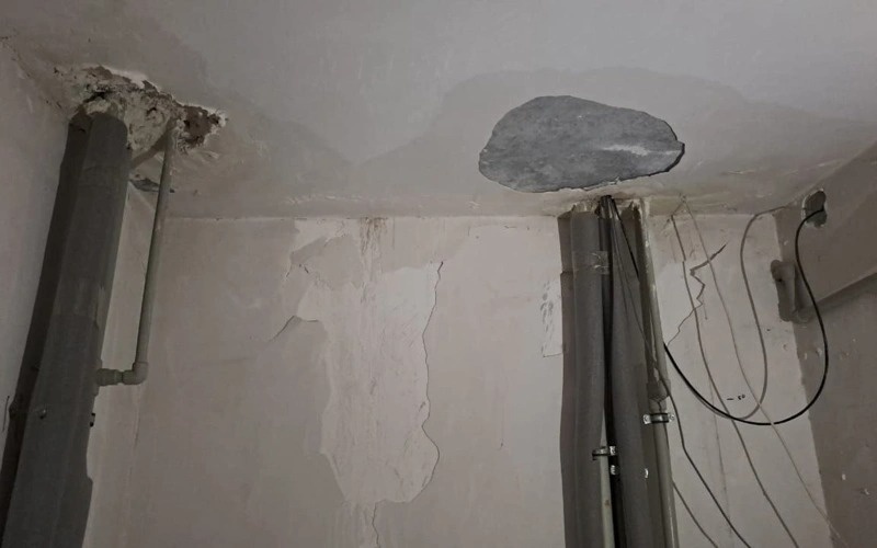 В Туркестане трескаются стены отремонтированной многоэтажки о