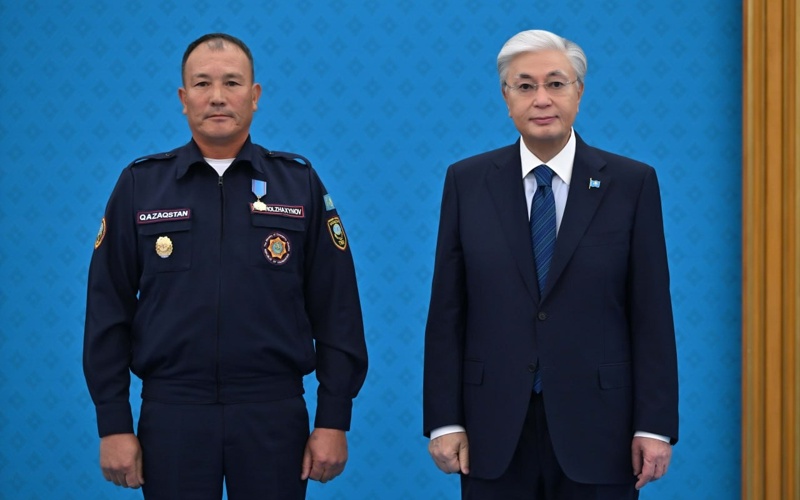 Президент бір топ құтқарушыны мемлекеттік наградалармен марапаттады Президент бір топ құтқарушыны мемлекеттік наградалармен марапаттады