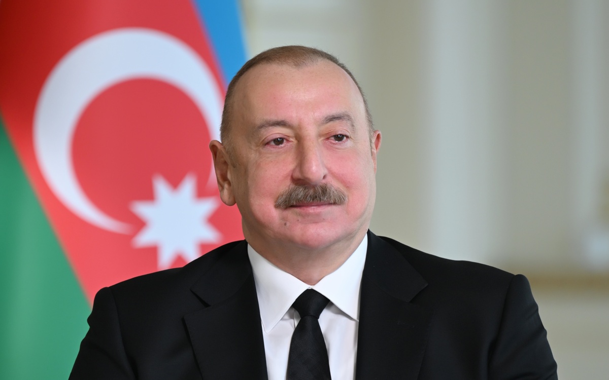 Әзірбайжан жігіттерімен бір түндік қарым-қатынас Әзірбайжан жігіттерімен бір түндік қарым-қатынас