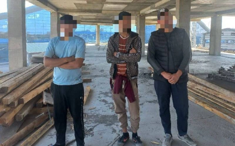 Пять иностранцев нелегально работали на стройплощадке аэропорта Шымкента