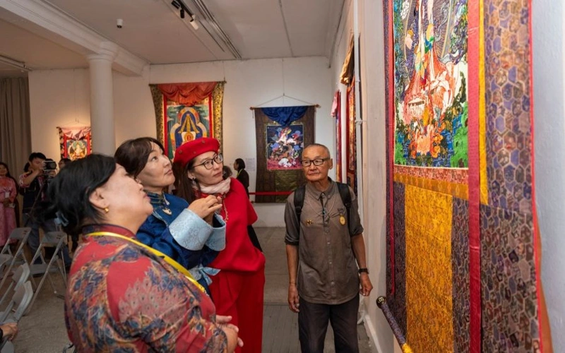 ‘Shuteen Torgon Zurag’ exhibition
