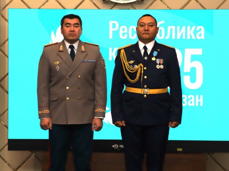 спасатель с министром ЧС а