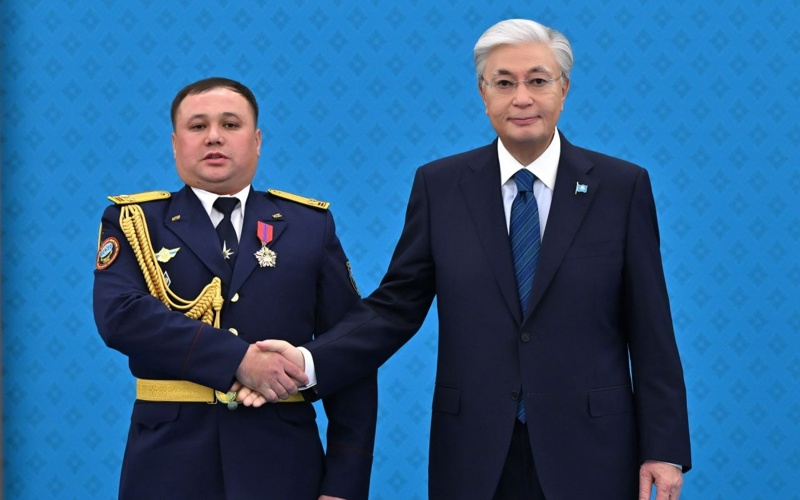 Президент бір топ құтқарушыны мемлекеттік наградалармен марапаттады Президент бір топ құтқарушыны мемлекеттік наградалармен марапаттады