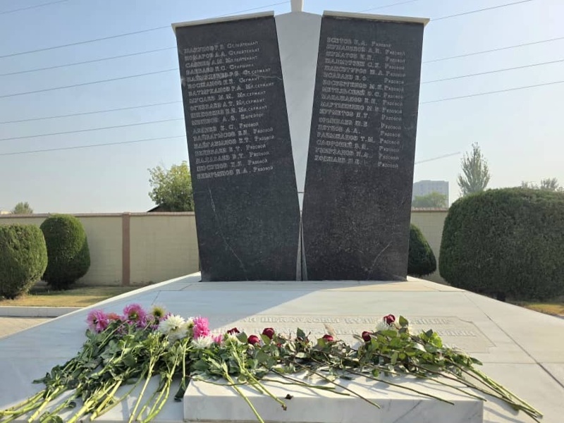 Память воинов-казахстанцев почтили в Душанбе Память воинов-казахстанцев почтили в Душанбе