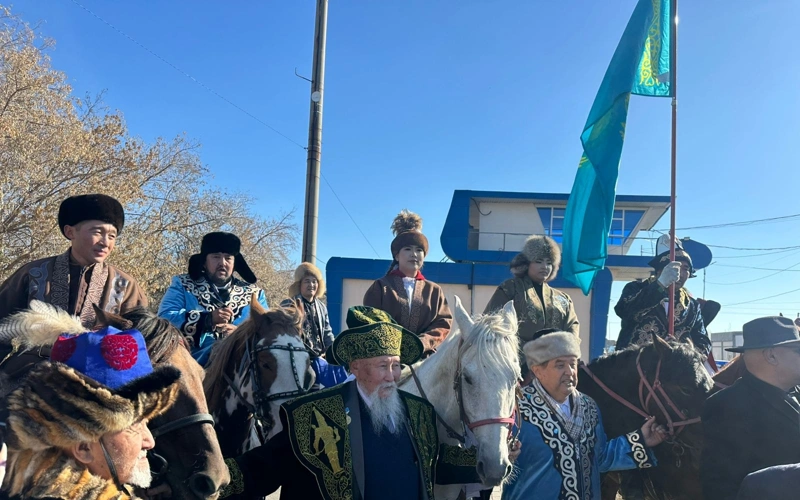 Атажұртқа атпен сапар шеккен қандастар Астанаға жетті