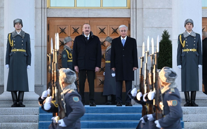Әзербайжан Президенті Ильхам Әлиев Қазақстанға мемлекеттік сапармен келді Әзербайжан Президенті Ильхам Әлиев Қазақстанға мемлекеттік сапармен келді