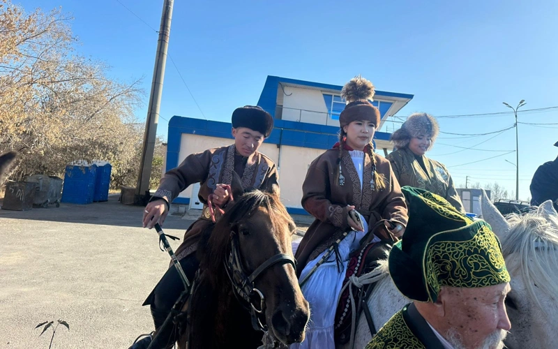 Атажұртқа атпен сапар шеккен қандастар Астанаға жетті